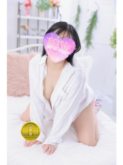 日暮里デリヘルの飾窓のフクシアちゃん