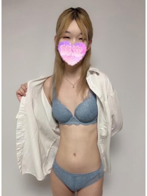 日暮里デリヘルの飾窓のザクロちゃん